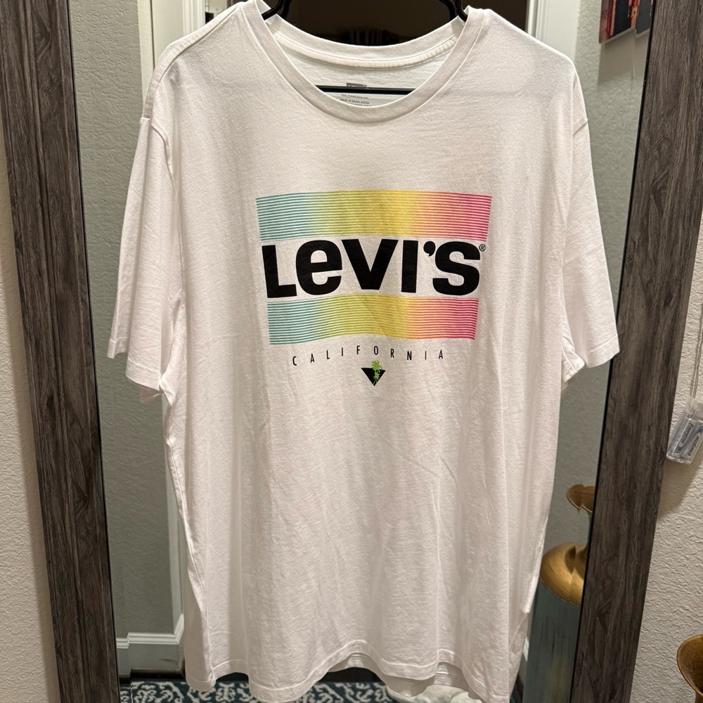 NWT Levi's XXL White California Rainbow Striped Logo T-Shirt Retro Tee